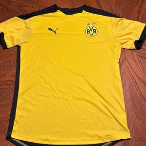 BVB Training shirt ~ great condition ~ Men’s large